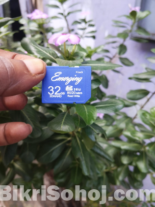 কেমরা 700D lens:18-135